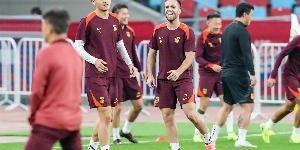 开云官方网站-留作后手！塞尔吉尼奥、王钰栋替补待命，本场能否上演国足首秀？